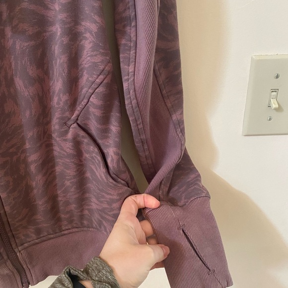 ATHLETA TRIUMPH PRINTED SMOKE ALMOND BROWN LYNX PATTERNED HOODIE SIZE S - Picture 4 of 10